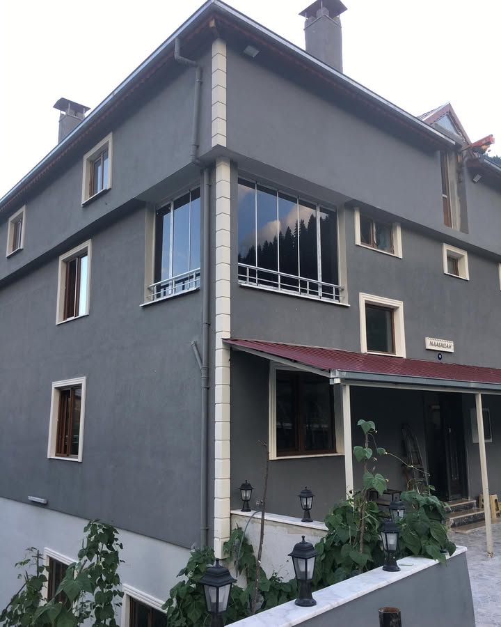 Cam Balkon